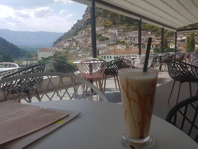 Portik hotel