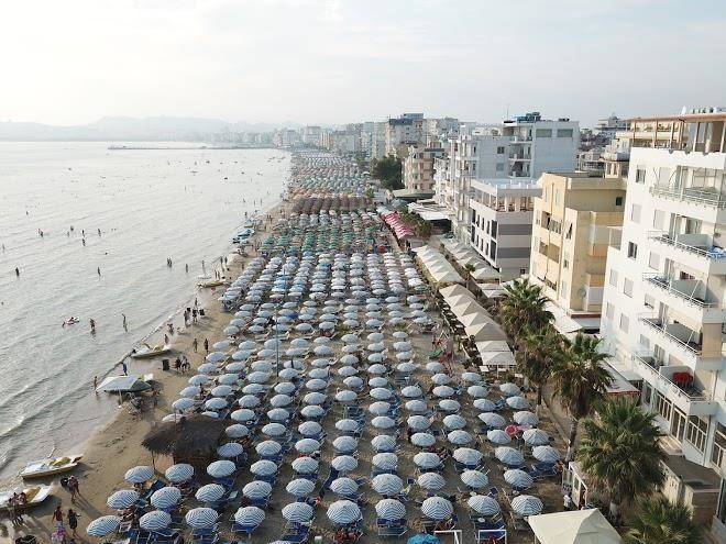 Plazhi Durres Image