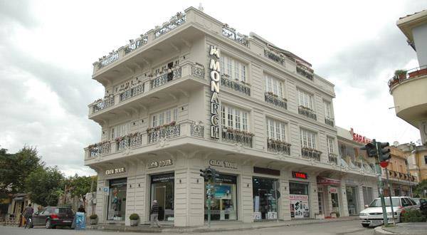 Hotel monarch