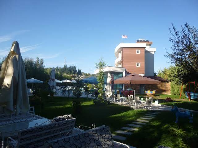 Hotel red apple