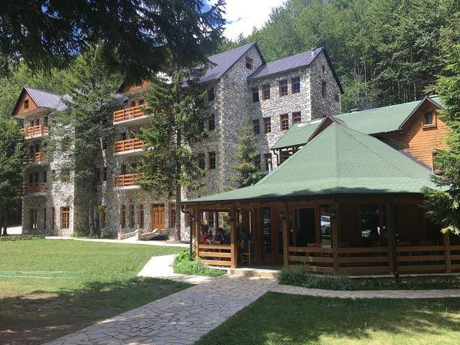 Hotel fusha e gjese rragam