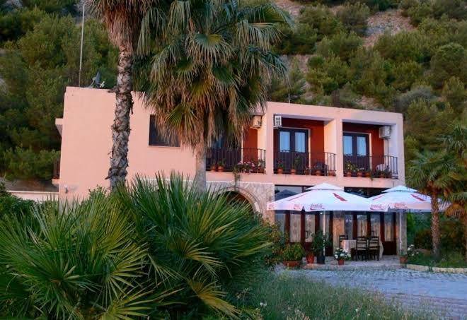 Rapsodia restaurant