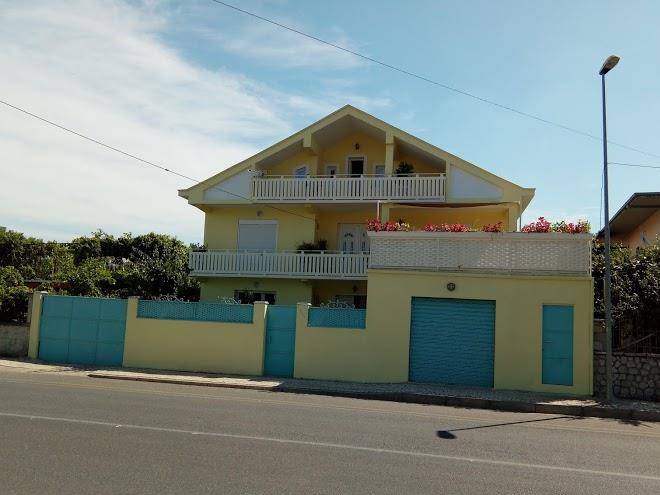 Amberyellowbnb