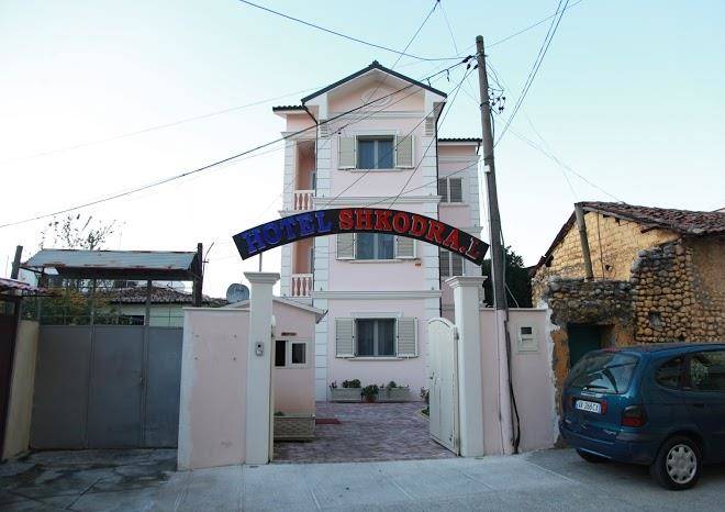 Hotel shkodra l