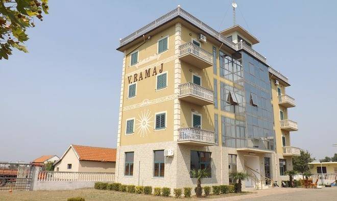 Hotel vellezerit ramaj