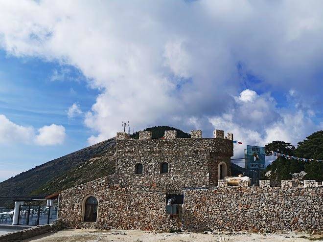 Hotel keshtjella llogara