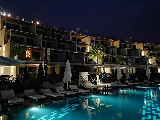 Marina Bay Luxury Resort And Spa Image