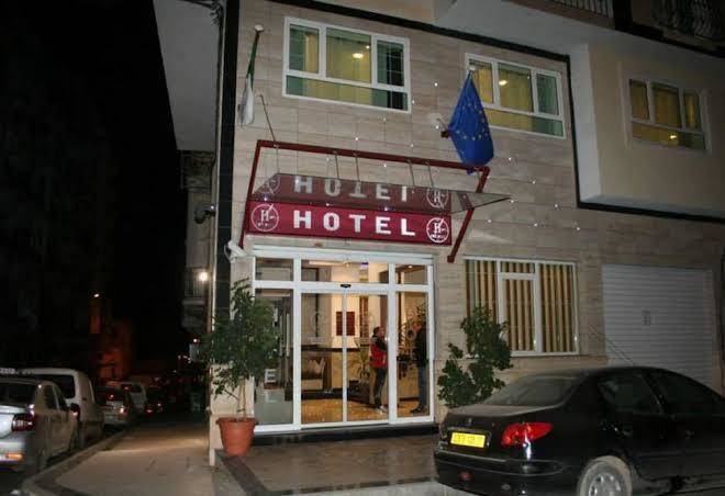 Hotel ii horloges