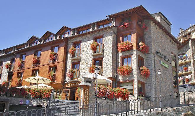 Hotel soldeu maistre