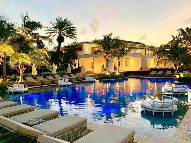Hodges bay resort & spa