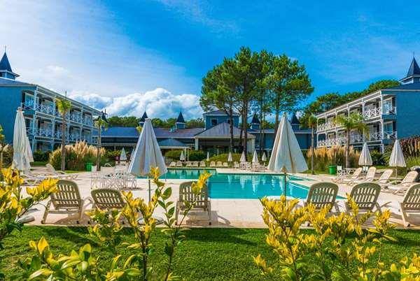 Howard johnson hotel and convention center madariaga carilo