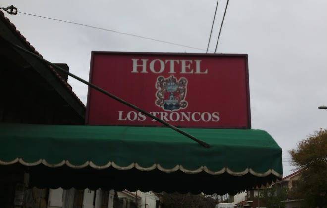 Hotel los troncos