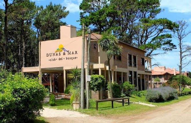 Dunas y mar club del bosque