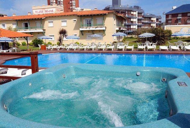 Hotel tejas rojas