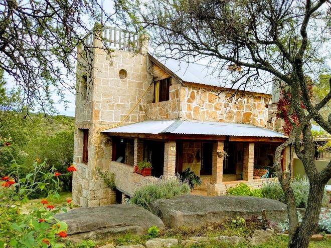 Cabanas y hosteria la toma