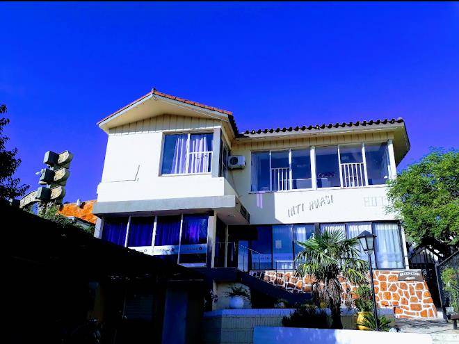 Hotel inti huasi