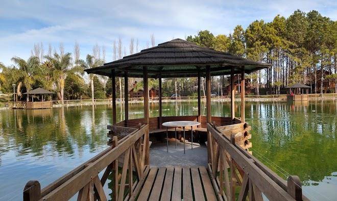 Faro del lago