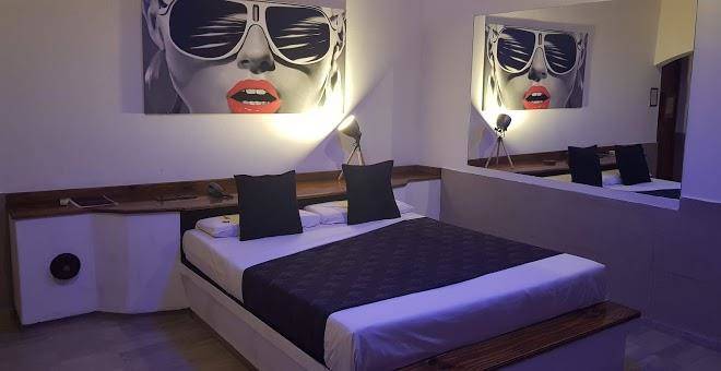 Motel el poeta