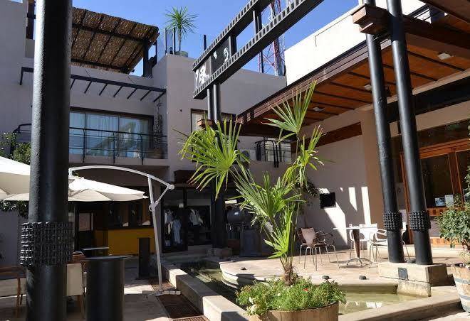 Plaza paradiso petit hotel