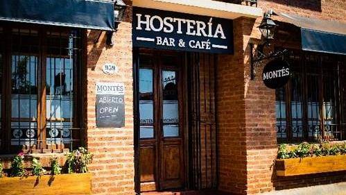Montes hosteria & bar cafe