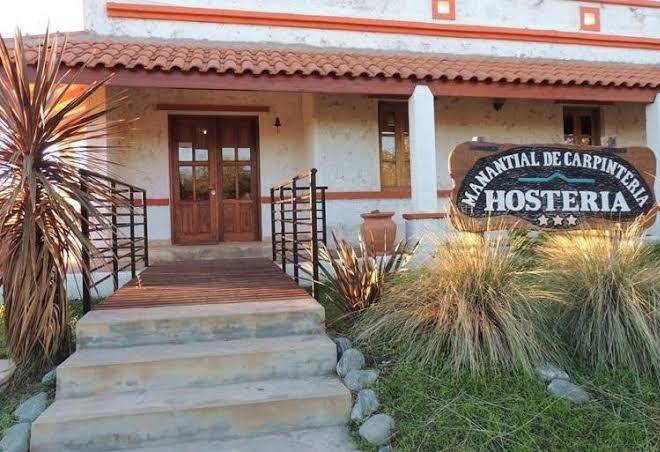 Hosteria manantial de carpinteria