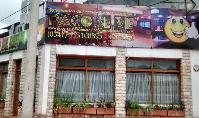 Paco se rie