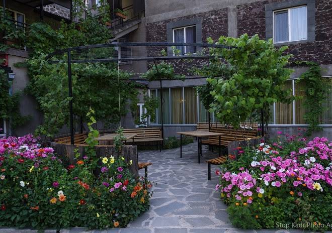 Hotel mina