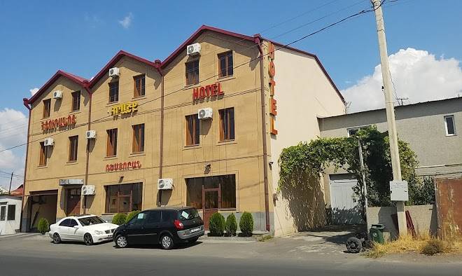 Hrashq hotel
