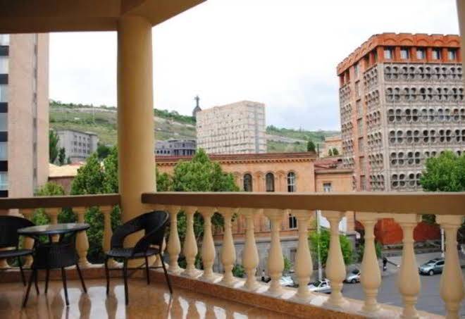 Imperial palace hotel