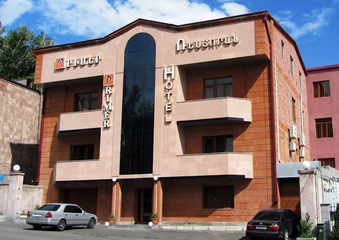 Primer hotel