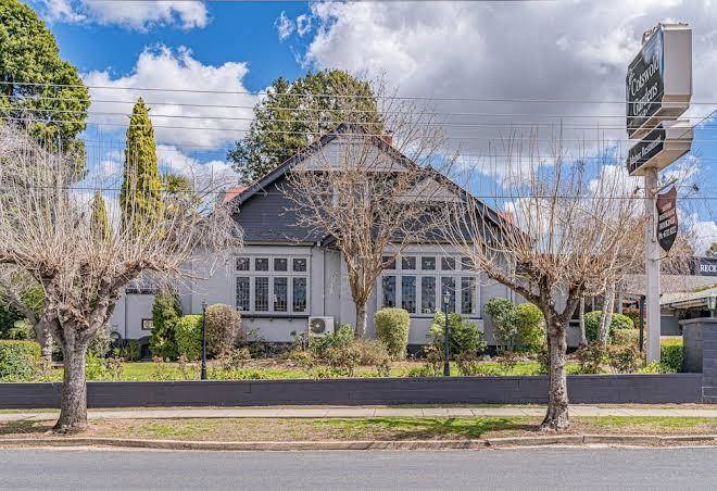 Cotswold Gardens Image