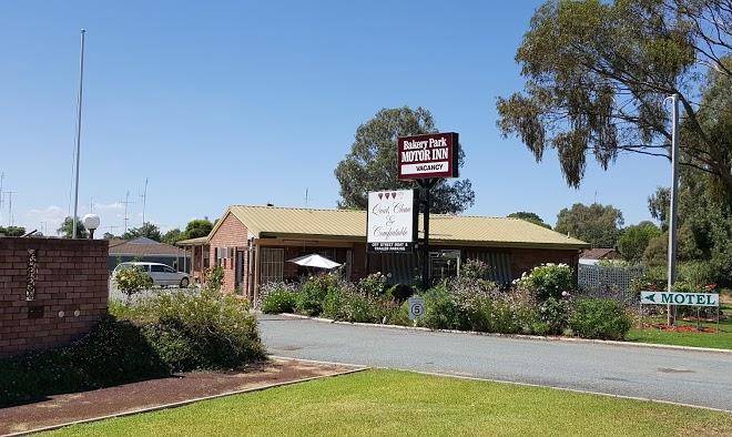 Bakery park motor inn