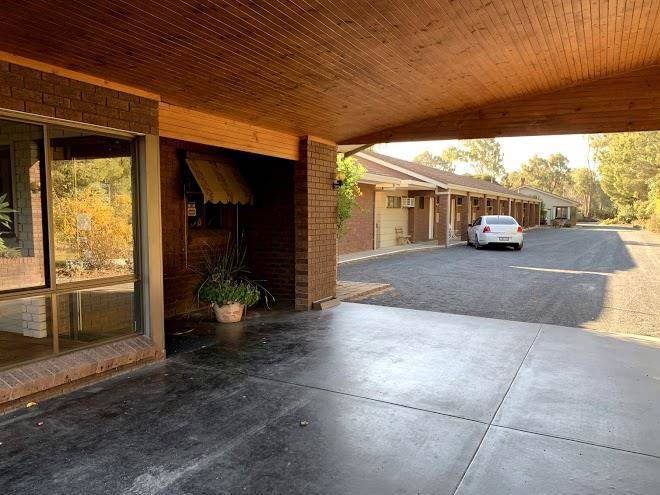 Kingswood motel