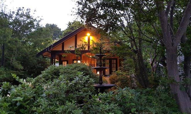 Leura's Magical Manderley Image