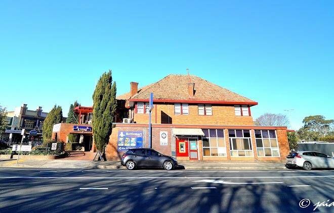 New Ivanhoe Hotel Image