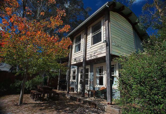 Old leura dairy