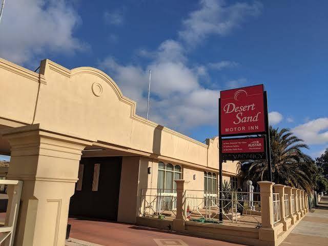 Desert Sand Motor Inn Image