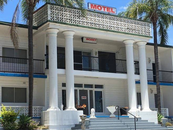 Plantation motel