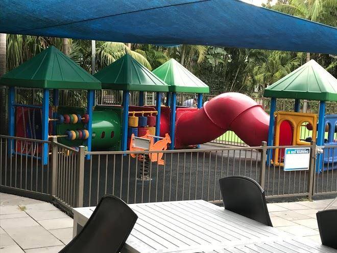 Flamingos restaurant darlington beach holiday park