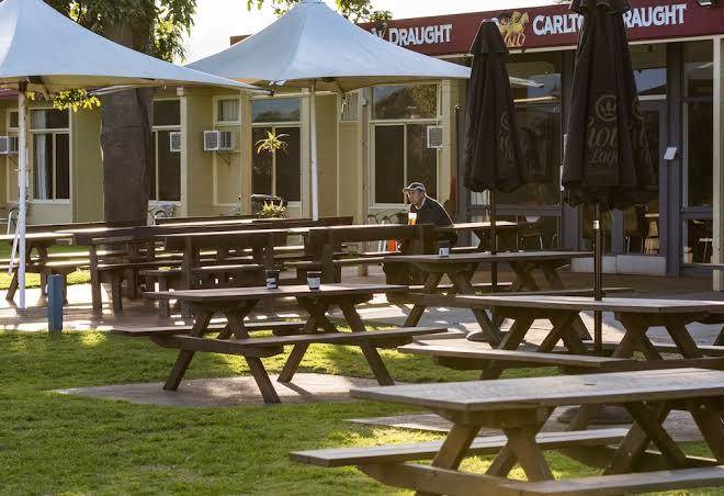 Moruya waterfront hotel motel
