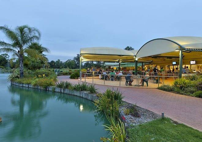 Howlong golf resort