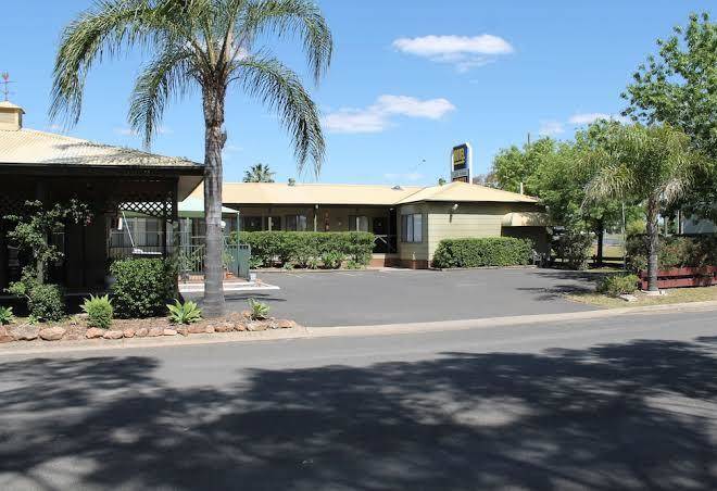Lake forbes motel