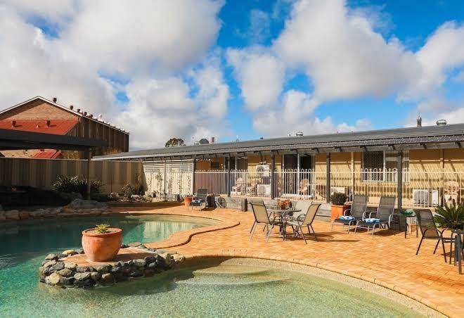 New england motor lodge