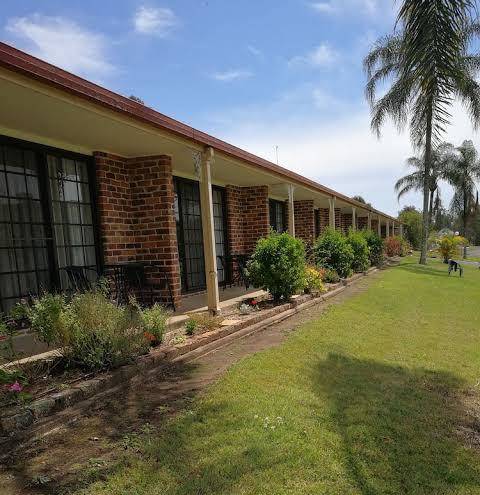 Lakeside lodge motel