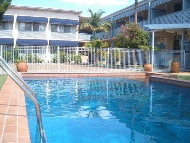 Golden sands motor inn