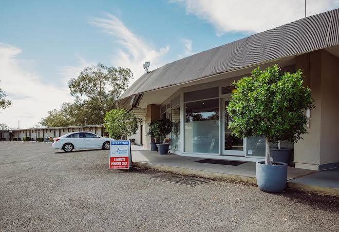 Artesian spa motel