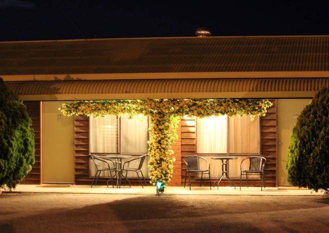 Riverland motel