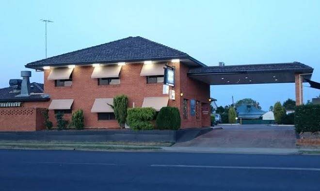 Adelong motel narrabri