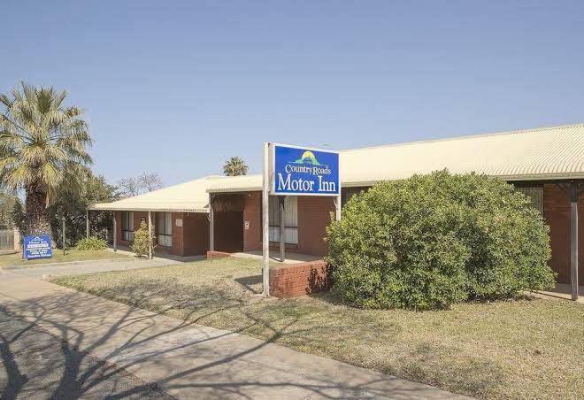 Country roads motor inn