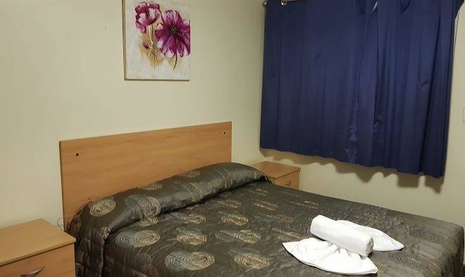 Palm valley motel